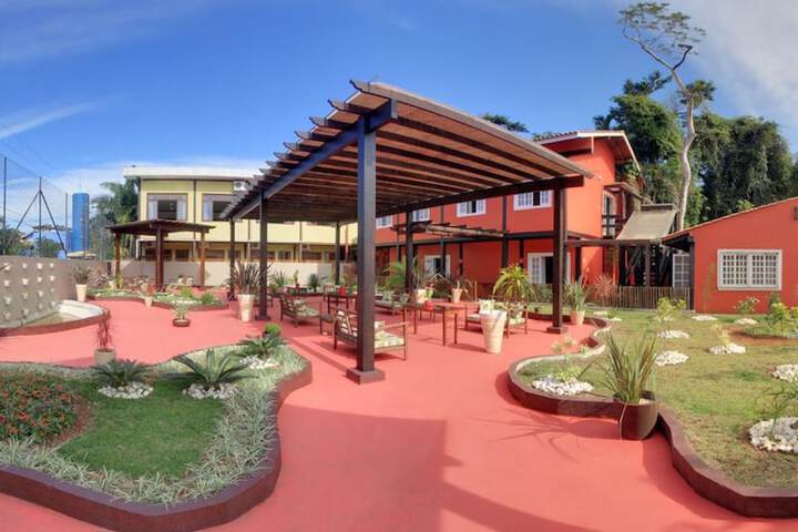 Hotel Exterior 39 of 48