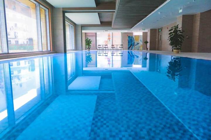 Pool 43 of 60