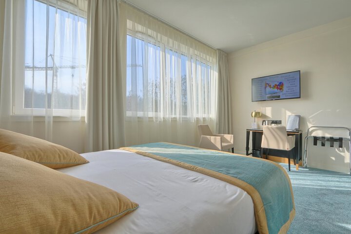 Room 25 of 63