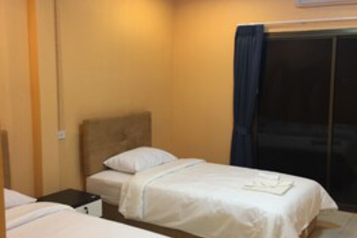 Room 14 of 16