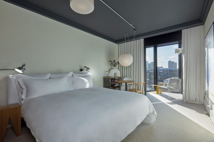 Room 34 of 89