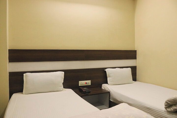 Room 10 of 15