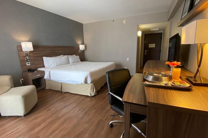 Room 11 of 75
