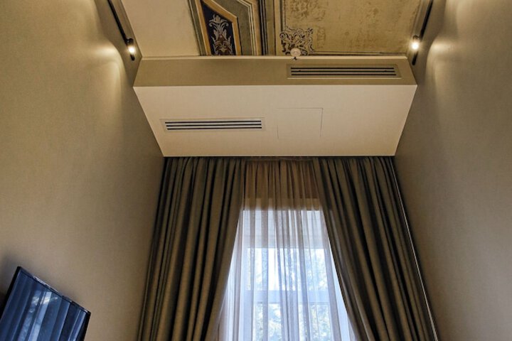 Room 8 of 131