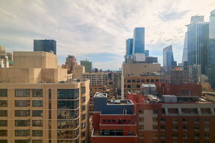 Studio Suite 1 Queen Bed City View High Floor (1 of 30)