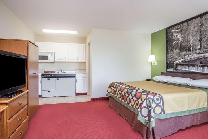 1 Queen Bed (9 of 9)