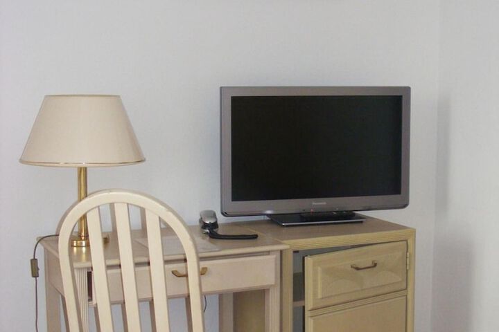 Room 13 of 34