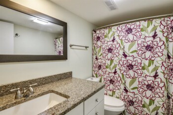 Room 3 of 28