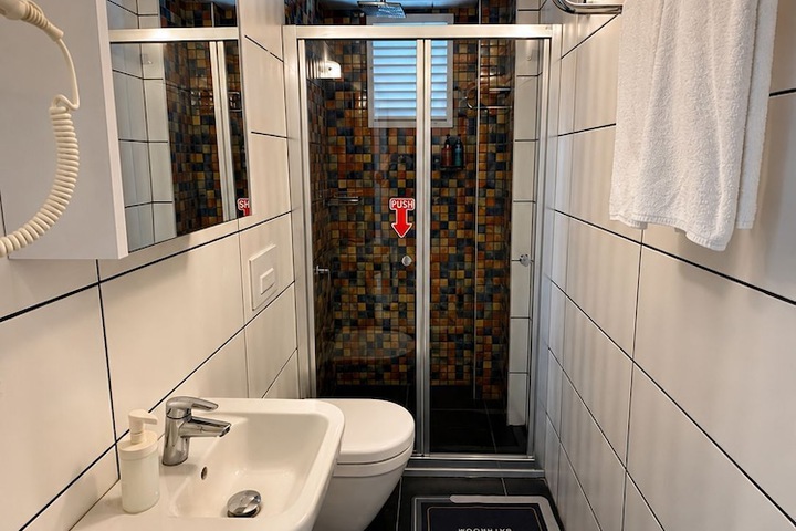 Room 15 of 29