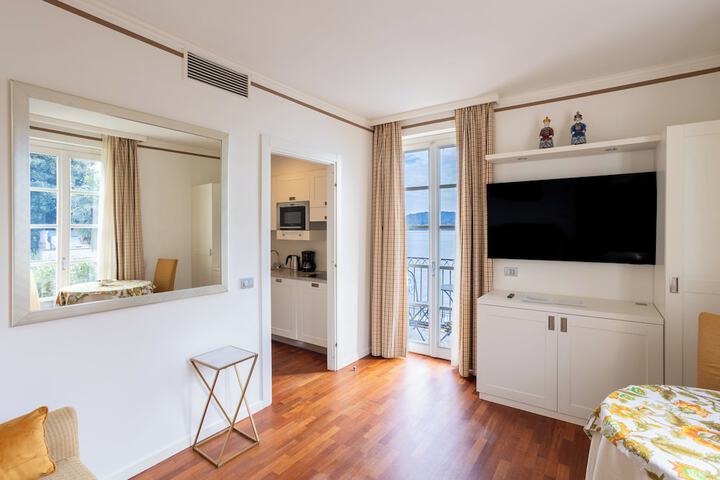 Room 65 of 152