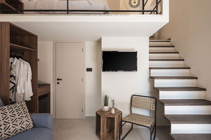 Room 5 of 23