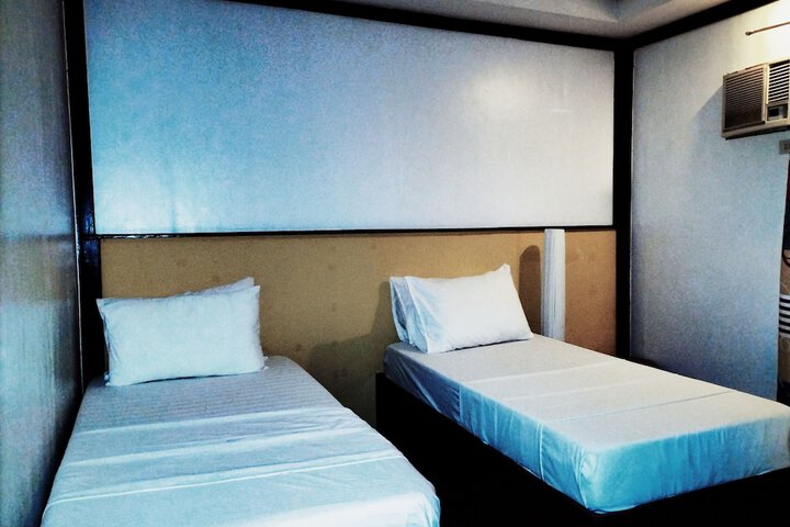 Room 12 of 83