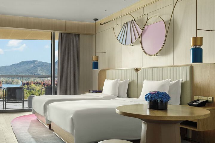 Room 3 of 39
