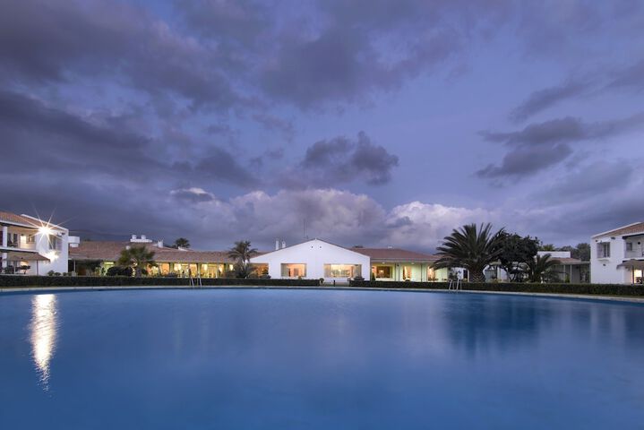 Pool Hotel