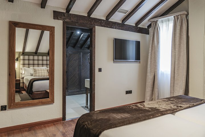 Room 13 of 85