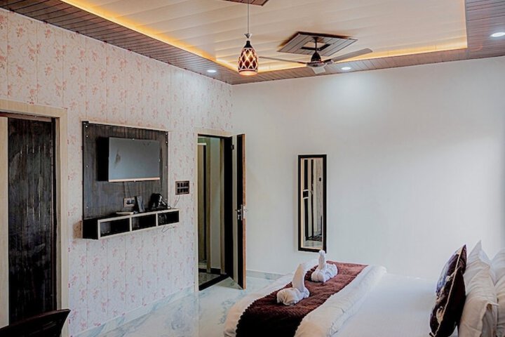 Room 12 of 44