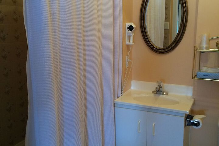 Room 37 of 64