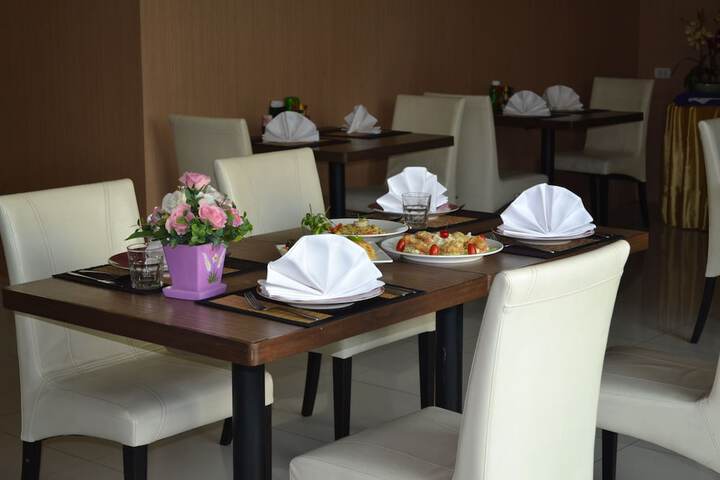 Dining Photos