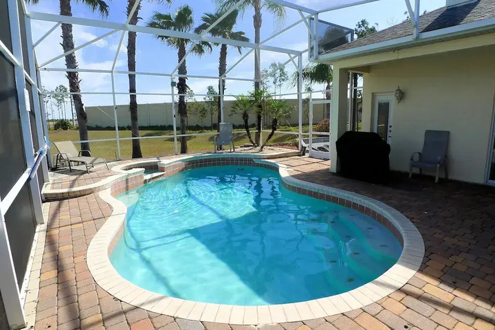 Pool 13 of 17