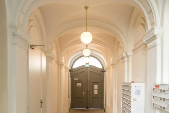 Room 13 of 21