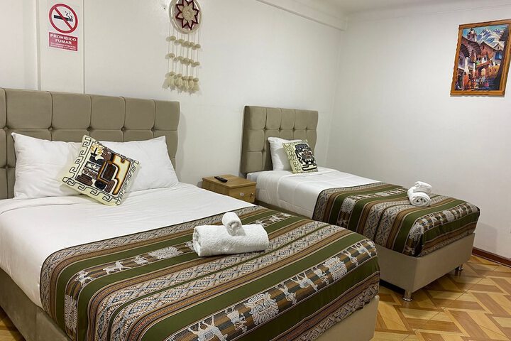 Room 4 of 8