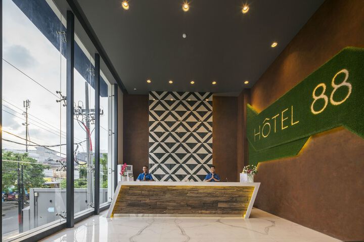 Hotel 2 of 63