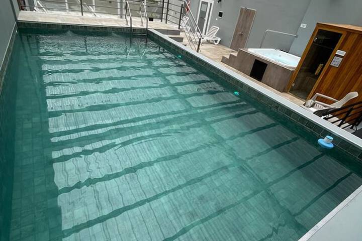 Hotel Pool