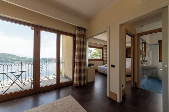 Room 21 of 52