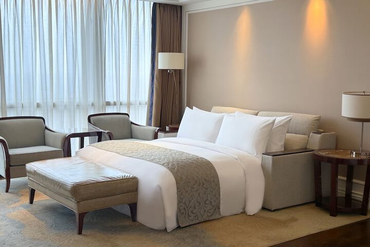 Room 44 of 122