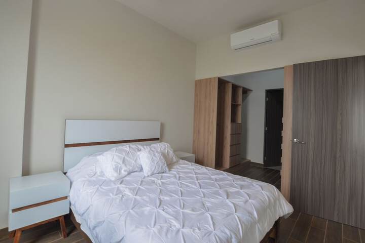 Room 28 of 126