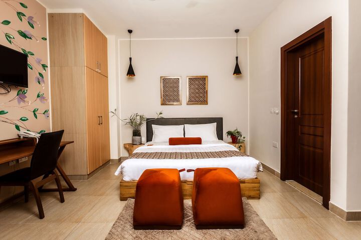 Room 5 of 48