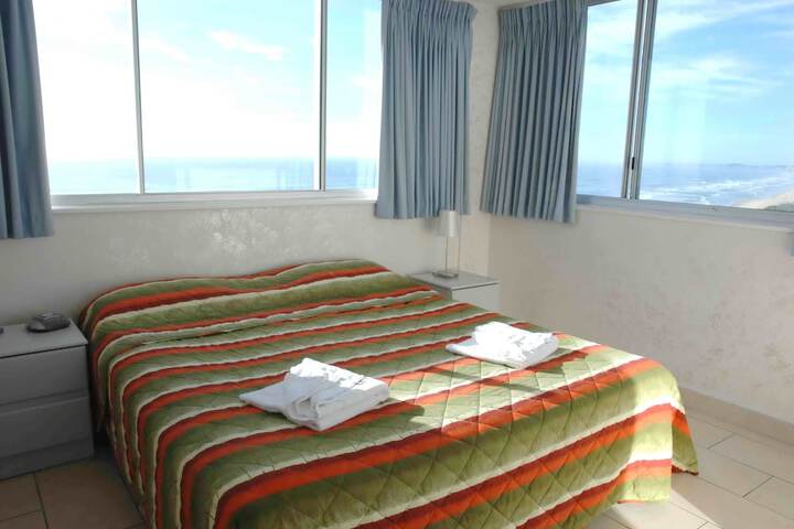 Room 3 of 28