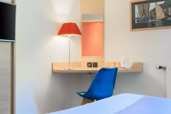 Room 12 of 44