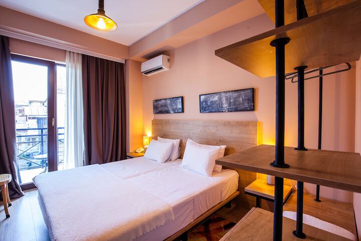 Room 25 of 59