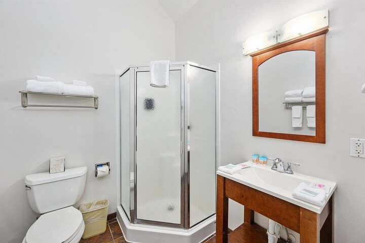 Room 14 of 19