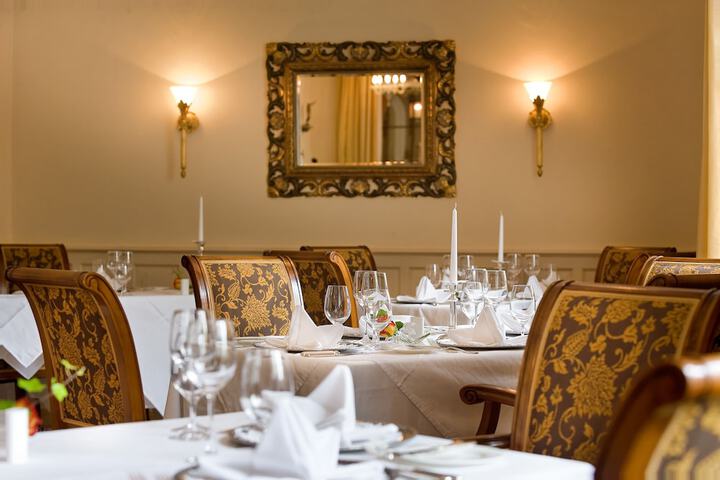 Dining 54 of 92