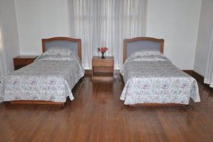 Room 16 of 33