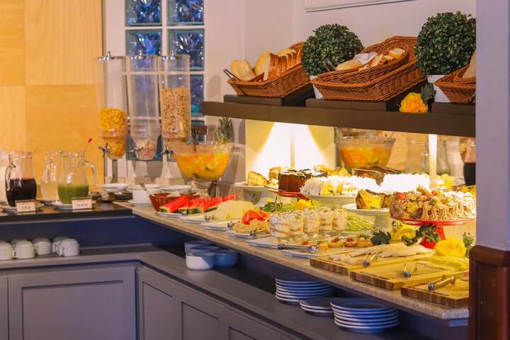 Breakfast/Coffee Service 86 of 107