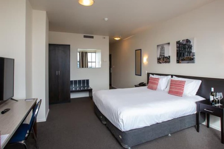 Room 15 of 44