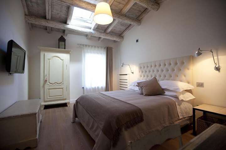 Room 62 of 170