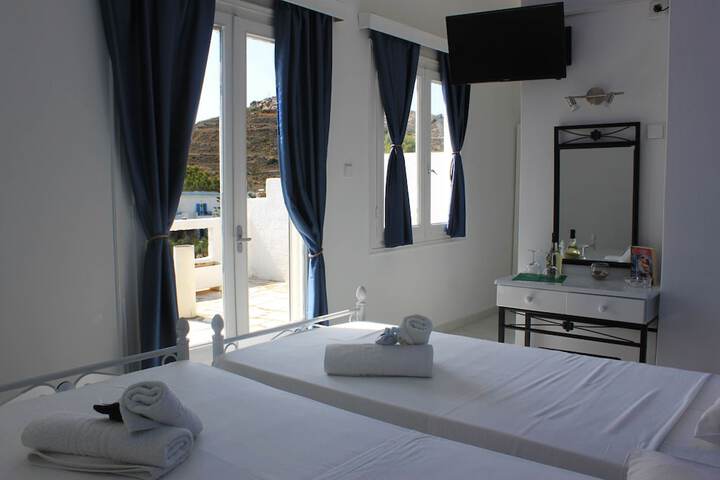 Room 13 of 37