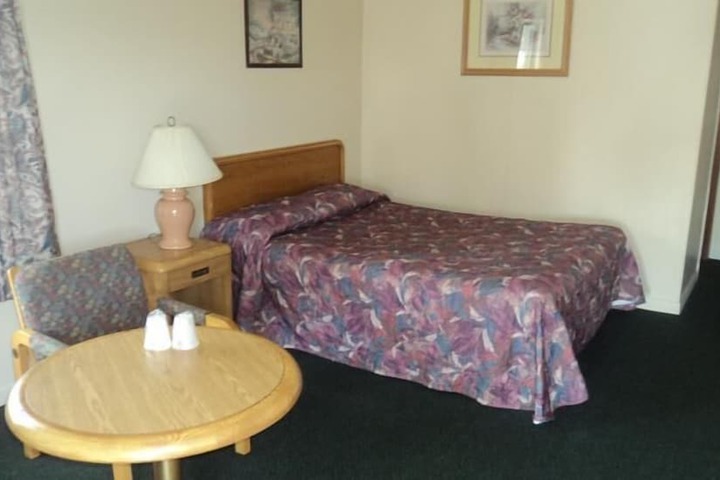 Room 2 of 20