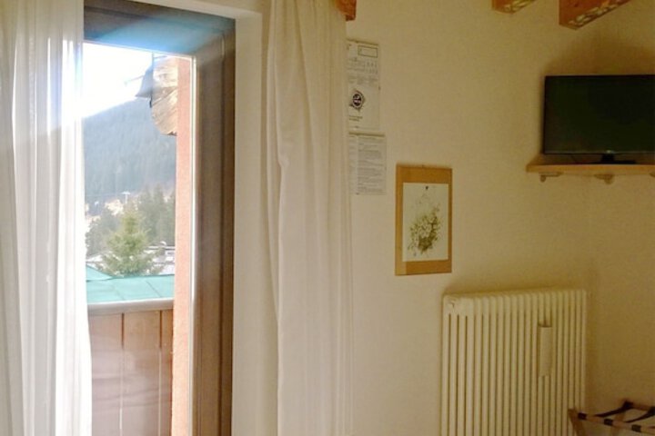 Room 7 of 36