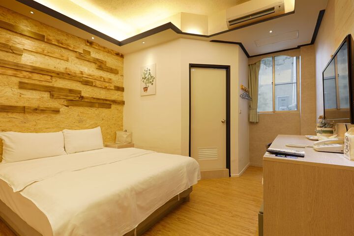 Room 73 of 232