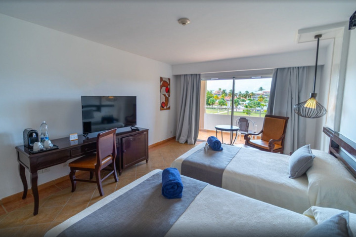 Room 4 of 15