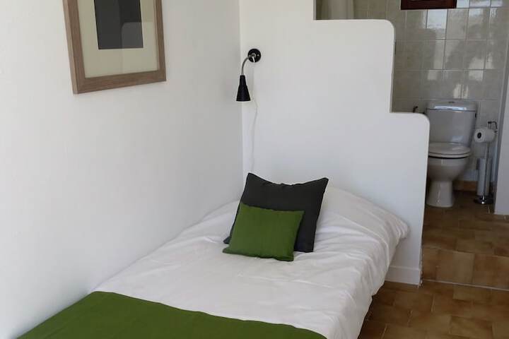 Room 8 of 39