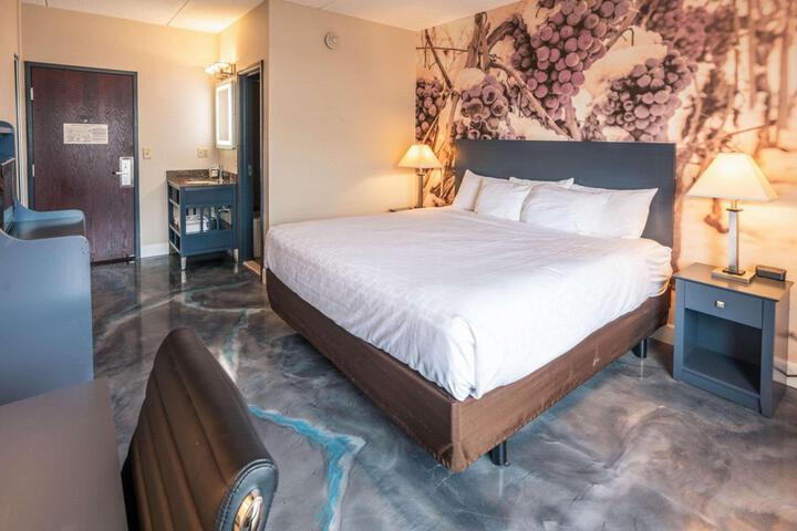 1 King Bed (2 of 9)