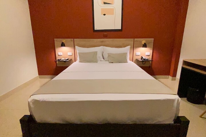 Room 11 of 19
