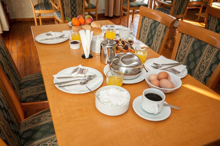 Breakfast/Coffee Service 99 of 152