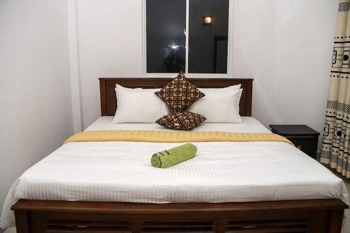 Room 11 of 27